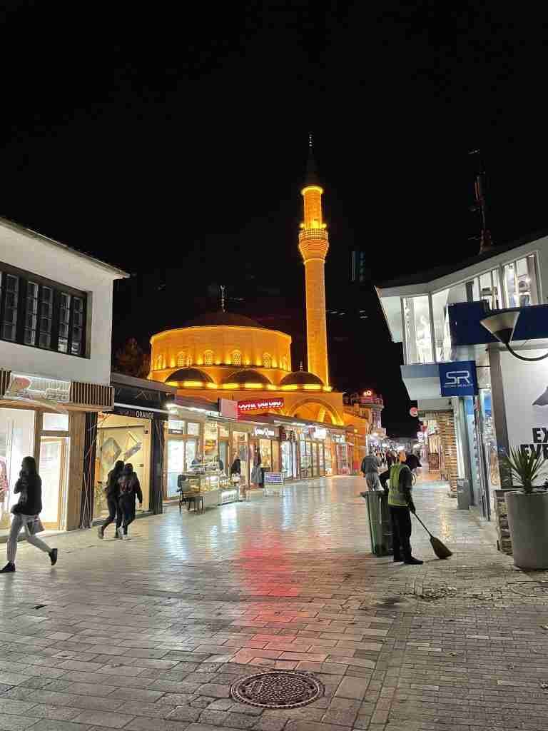 Che fare a Ohrid, la perla della Macedonia del Nord 9 Moschea di Ali Pasha