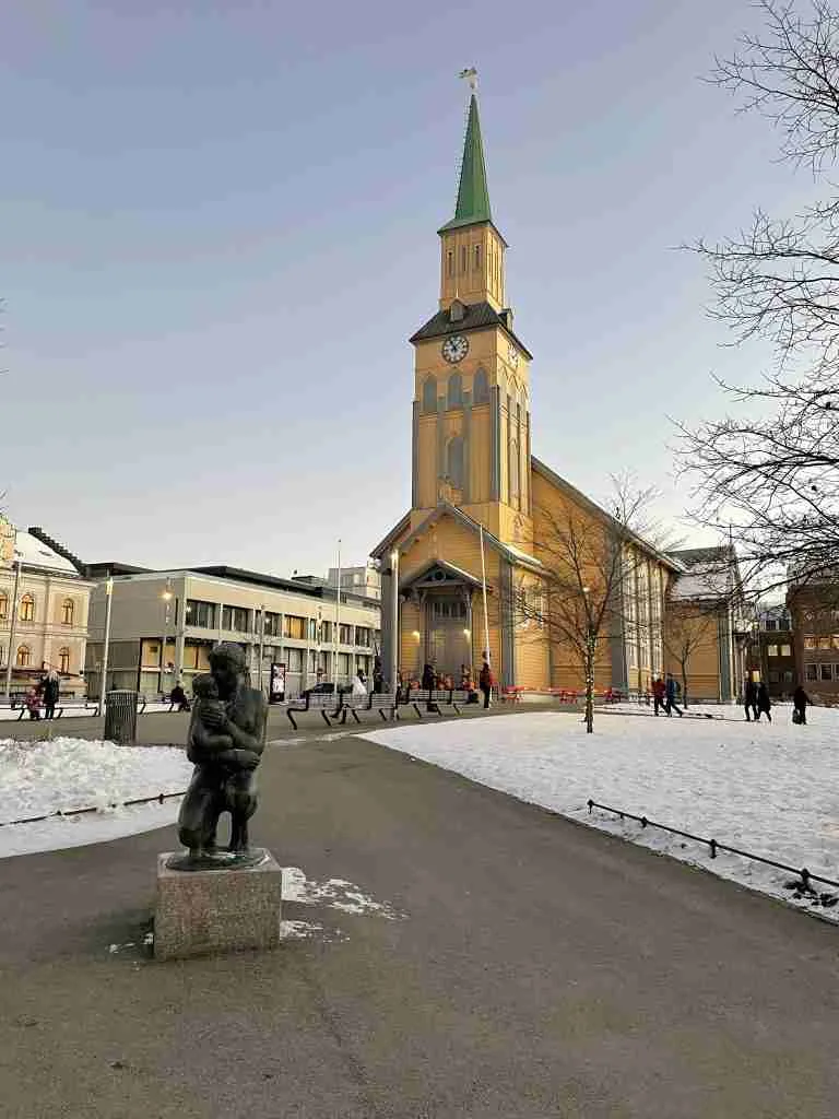 Consigli utili per un viaggio a Tromso 4 Cattedrale di Tromsø